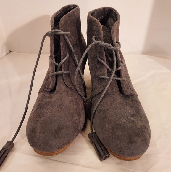 Dr. Scholl's Dakota Wedge Bootie in Gray in Size 8 M - Picture 2 of 11